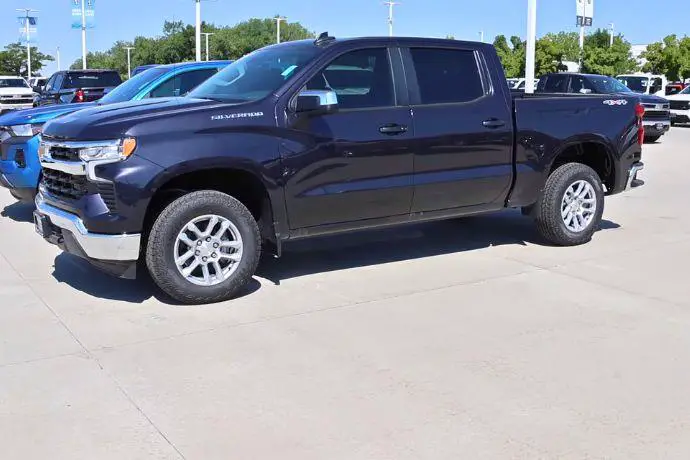 Chevy Colorado Vs Silverado Price